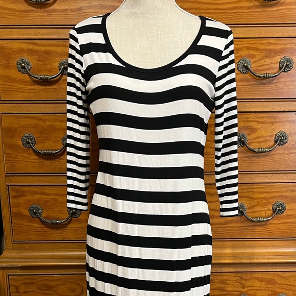 ‘#20 Calvin Klein Navy Blue and White Stripped Maxi Dress Size 6 EUC - Picture 9 of 14